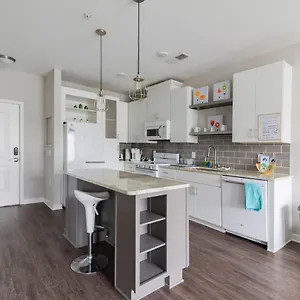 city-1br-with-full-kitchen-near-uptown-airport.1sthotelscharlotte.com/